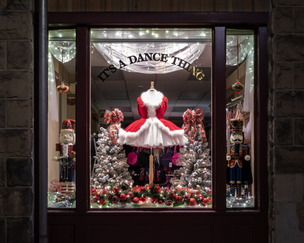 How to Transform Your In-Store Displays This Holiday Season